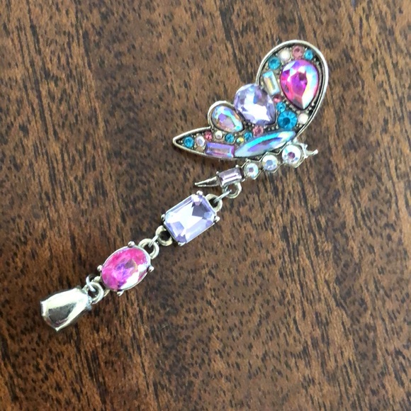 Betsey Johnson 1earring butterfly hanging crystal pierced earring - Picture 4 of 6